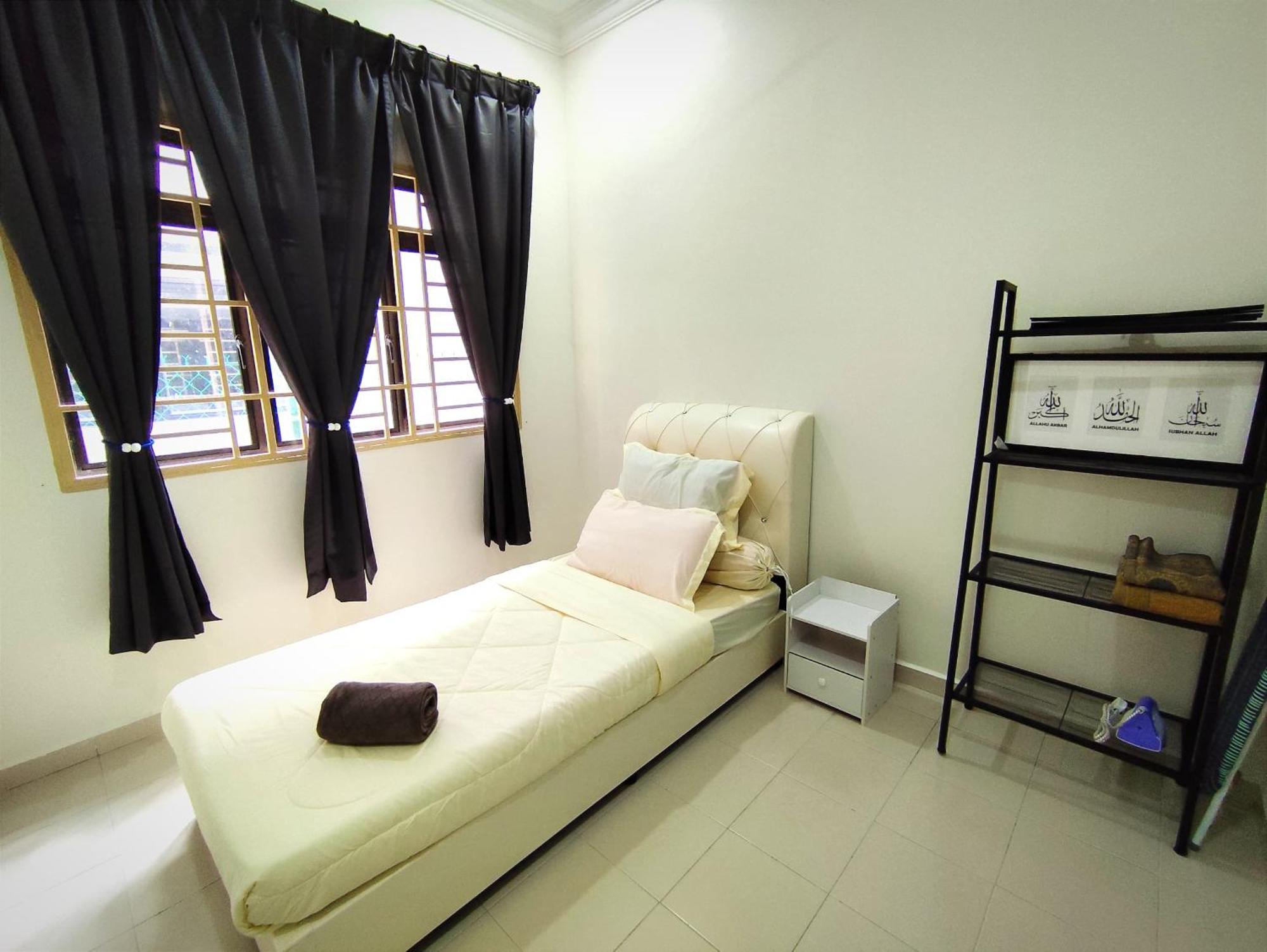 Aa Bandar Mahkota Banting Holiday home